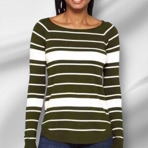 PINK CLOVER by STITCH FIX Valencia Curved Hem Striped Sweater in the Size Large